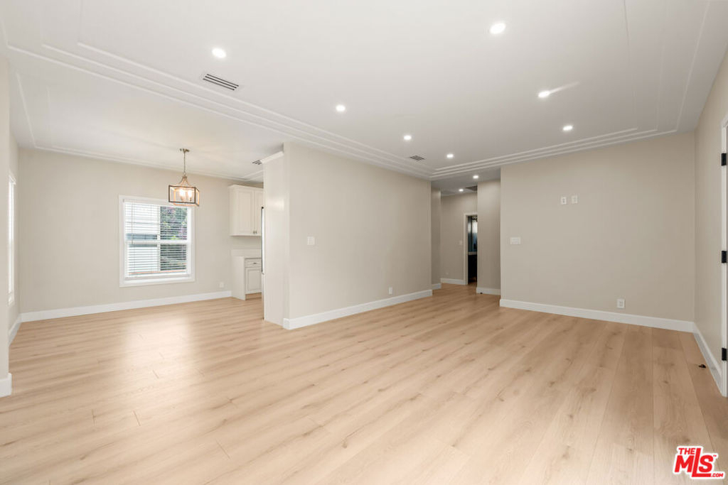 1117 S Wooster Street - Photo 5