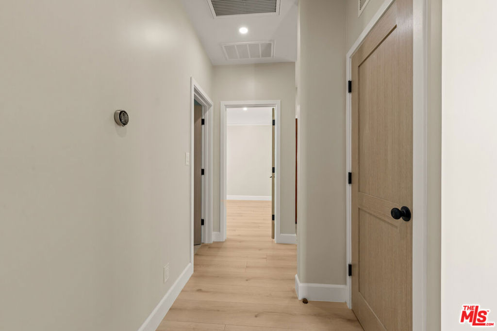 1117 S Wooster Street - Photo 9
