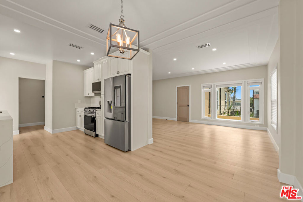 1117 S Wooster Street - Photo 0