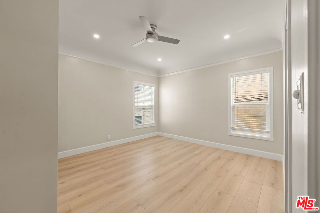 1117 S Wooster Street - Photo 12
