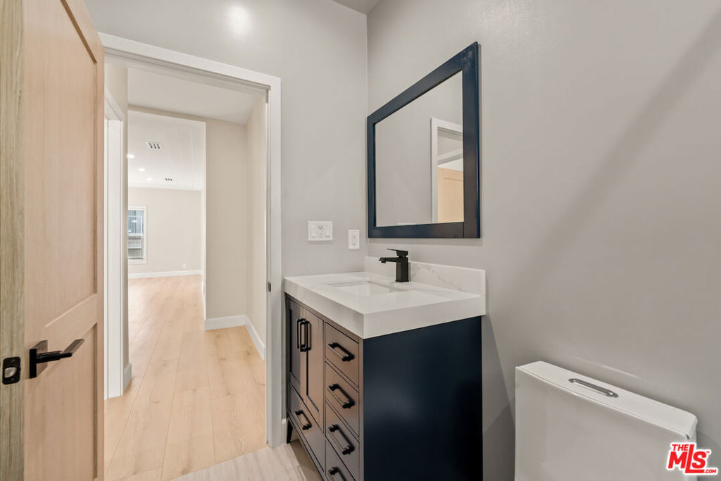 1117 S Wooster Street - Photo 17