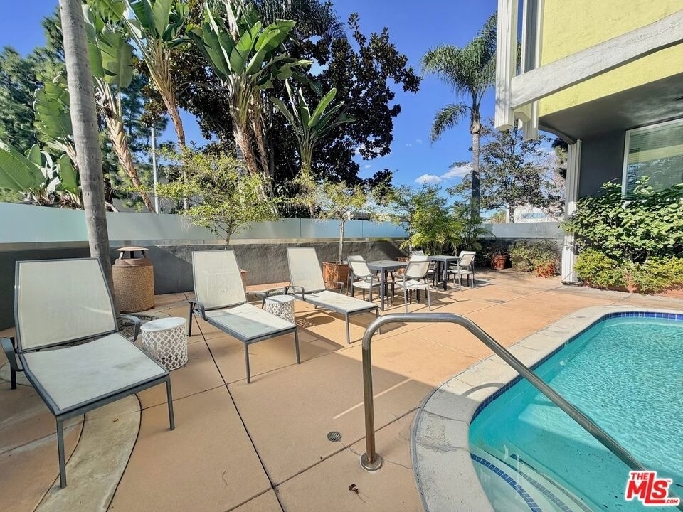 5805 W 8th Street - Photo 13