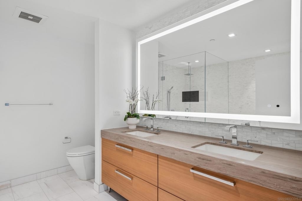 888 W E Street - Photo 18