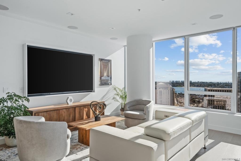 888 W E Street - Photo 2