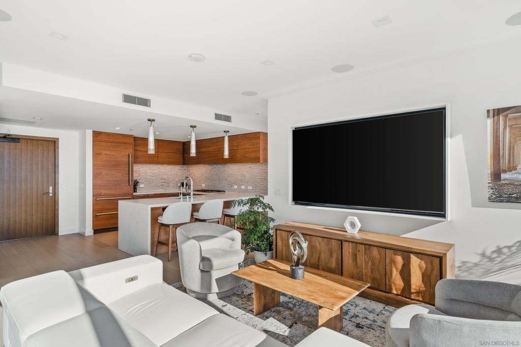 888 W E Street - Photo 8