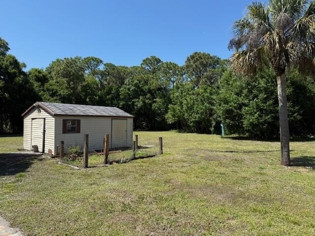 7107 181st Street N - Photo 3