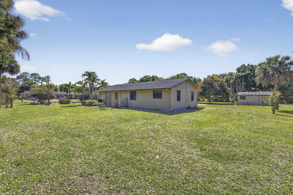 7107 181st Street N - Photo 45