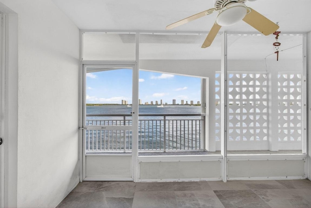100 Shore Court - Photo 9