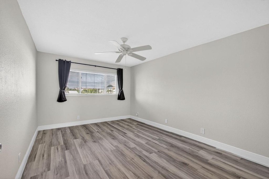 100 Shore Court - Photo 33