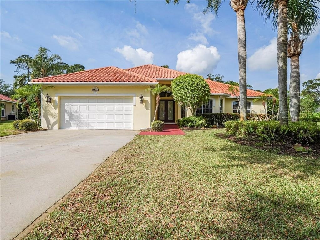 5873 Pine Ridge Circle - Photo 1
