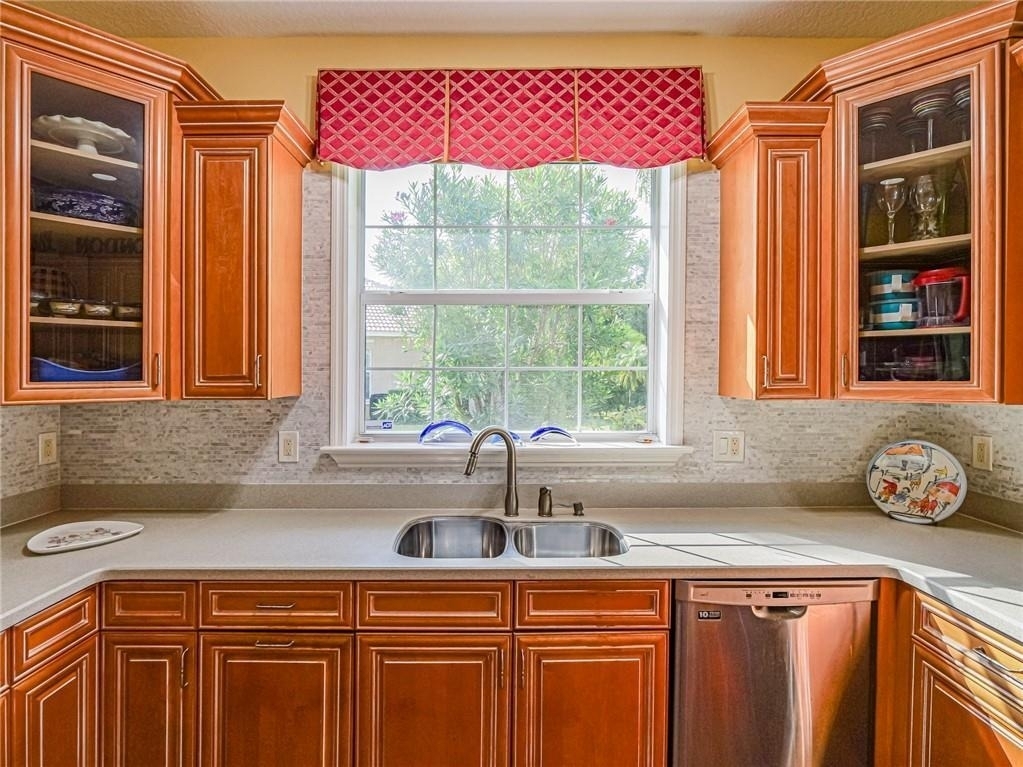 5873 Pine Ridge Circle - Photo 11