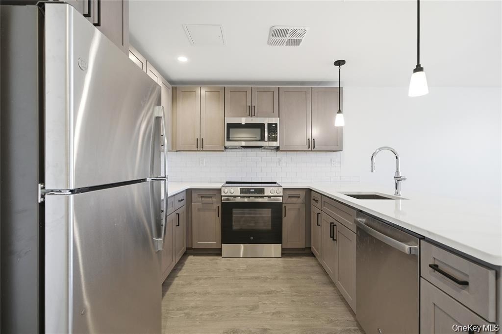 180 Deer Park Avenue - Photo 8