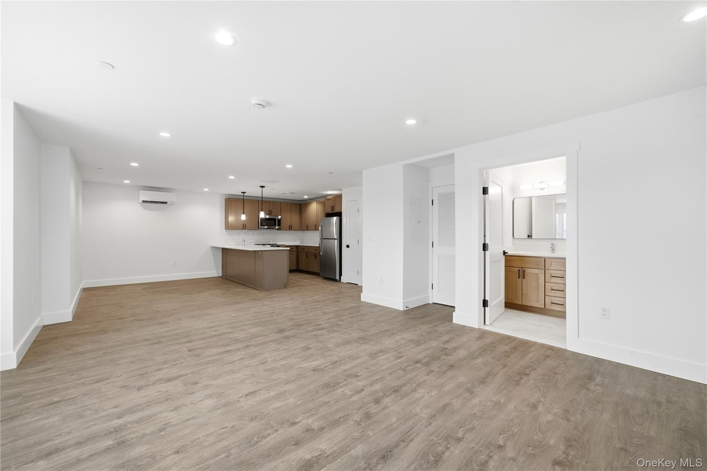 180 Deer Park Avenue - Photo 4