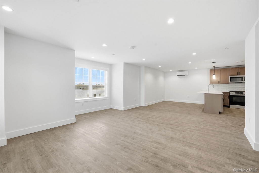 180 Deer Park Avenue - Photo 5