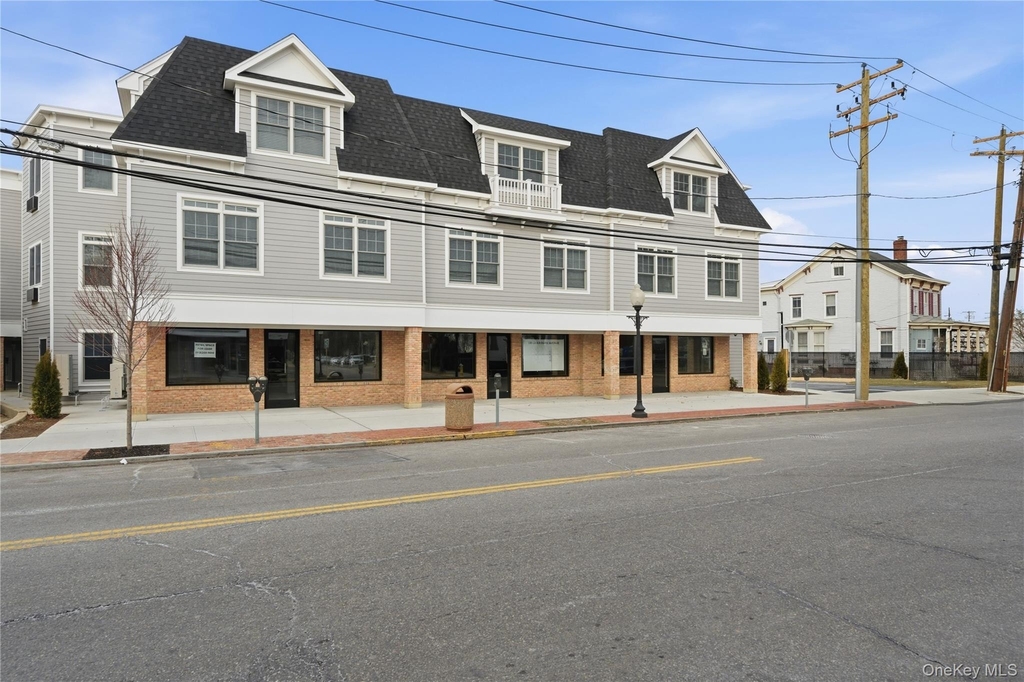 180 Deer Park Avenue - Photo 1