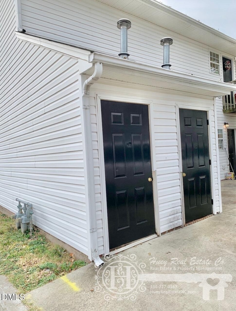 620 E Davis Street - Photo 11