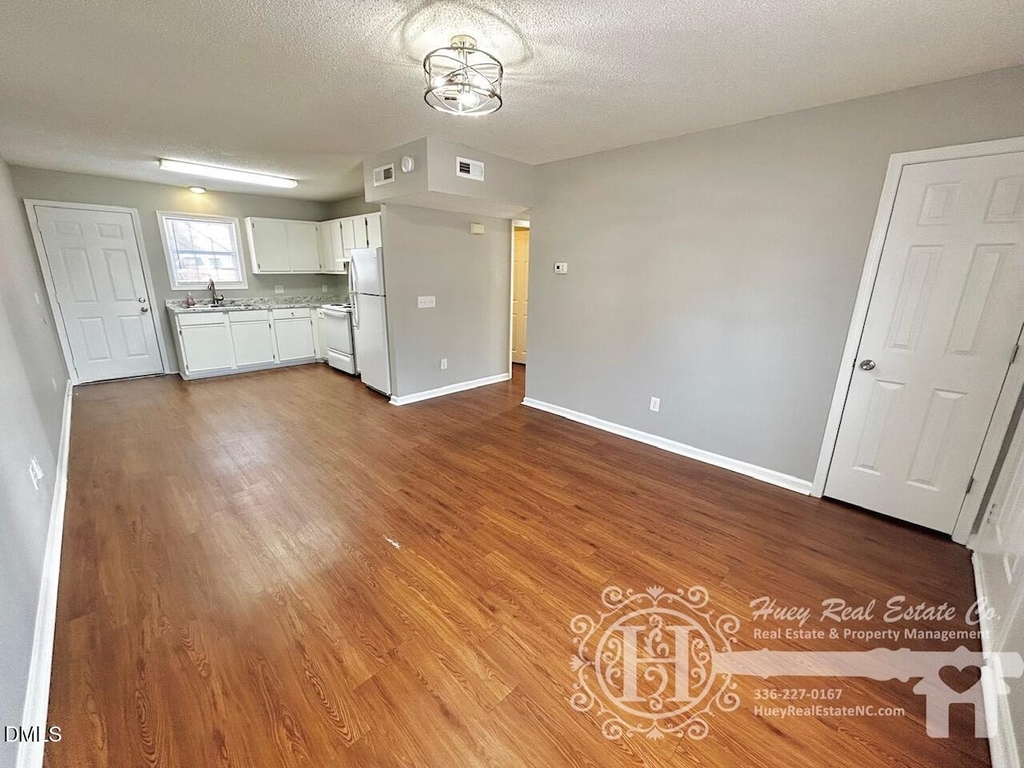 620 E Davis Street - Photo 6
