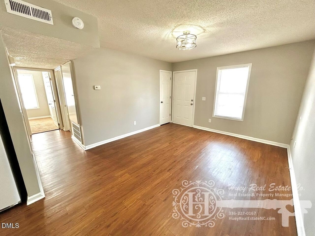 620 E Davis Street - Photo 5