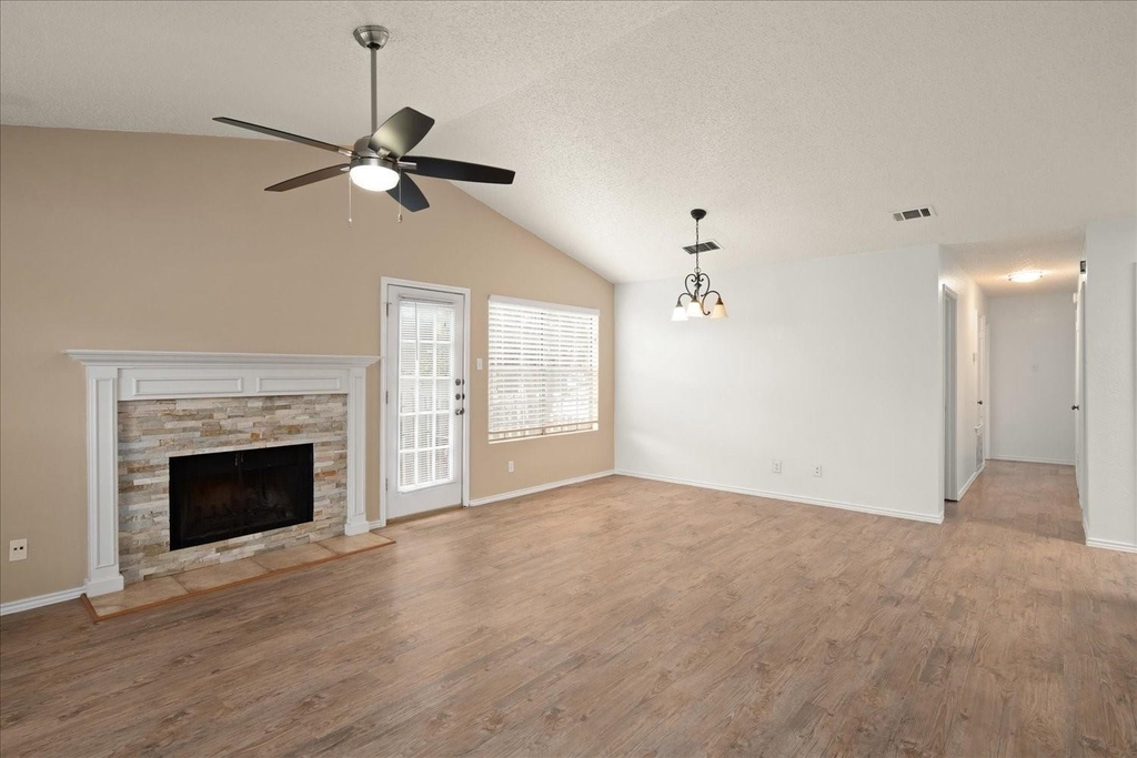 220 Sailmaster St - Photo 8