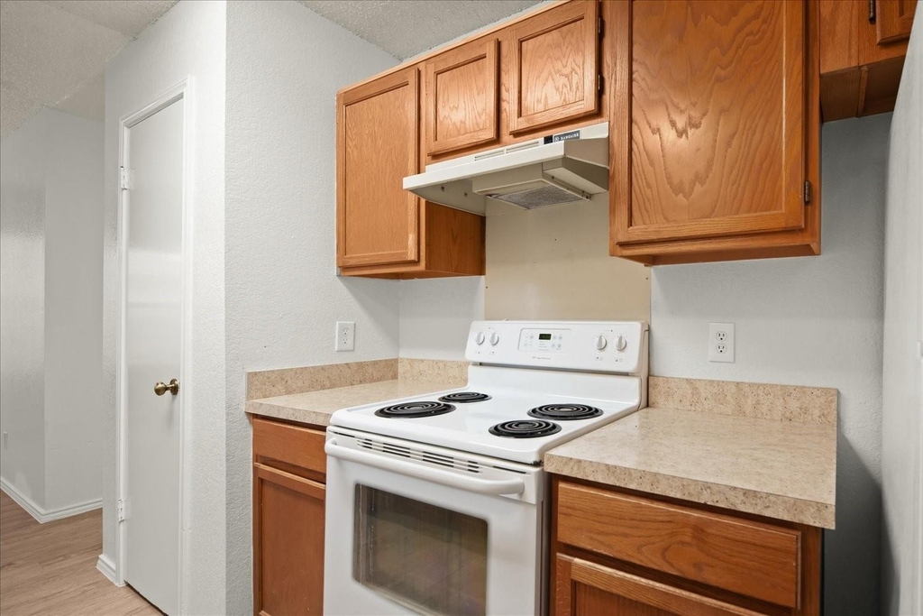 220 Sailmaster St - Photo 13