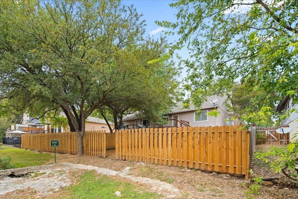 220 Sailmaster St - Photo 23