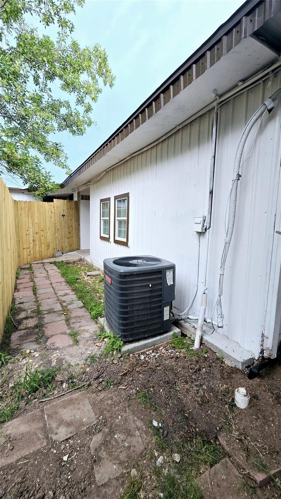 101 S Lockhart St - Photo 16