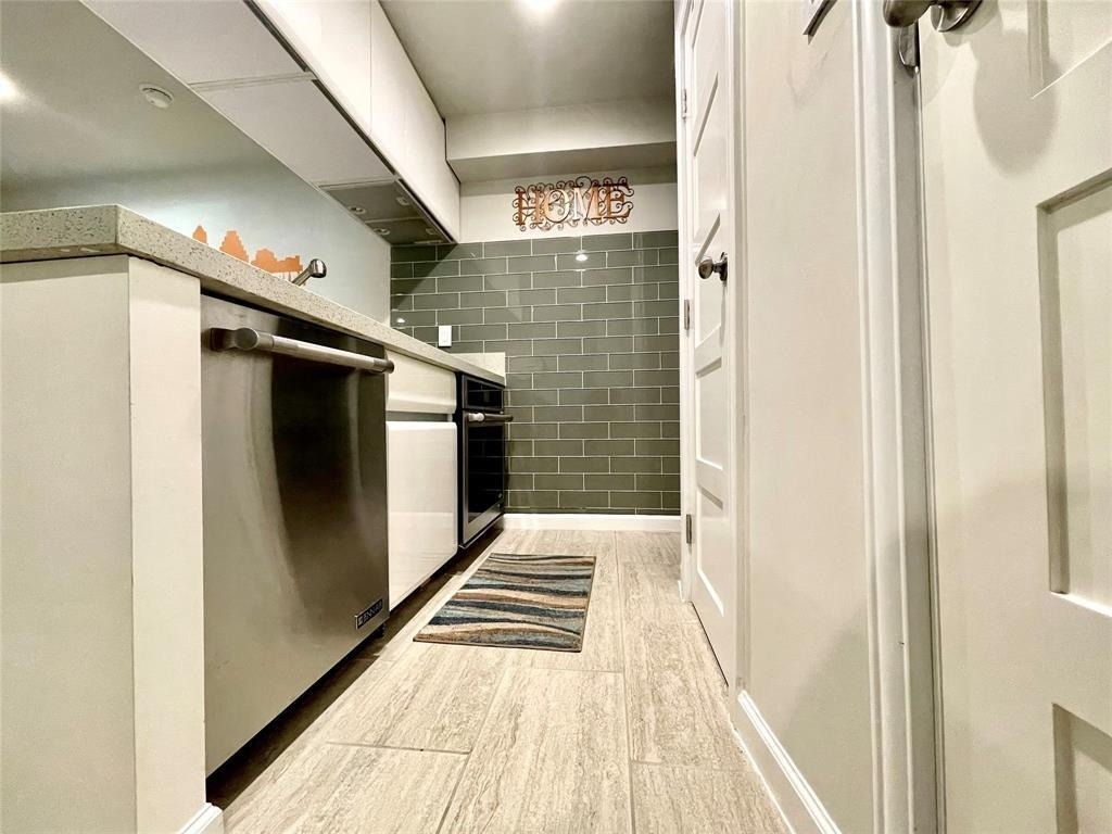 3110 Red River St - Photo 18