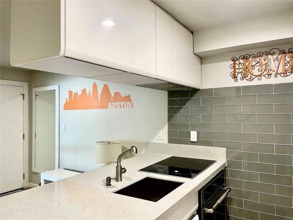 3110 Red River St - Photo 18