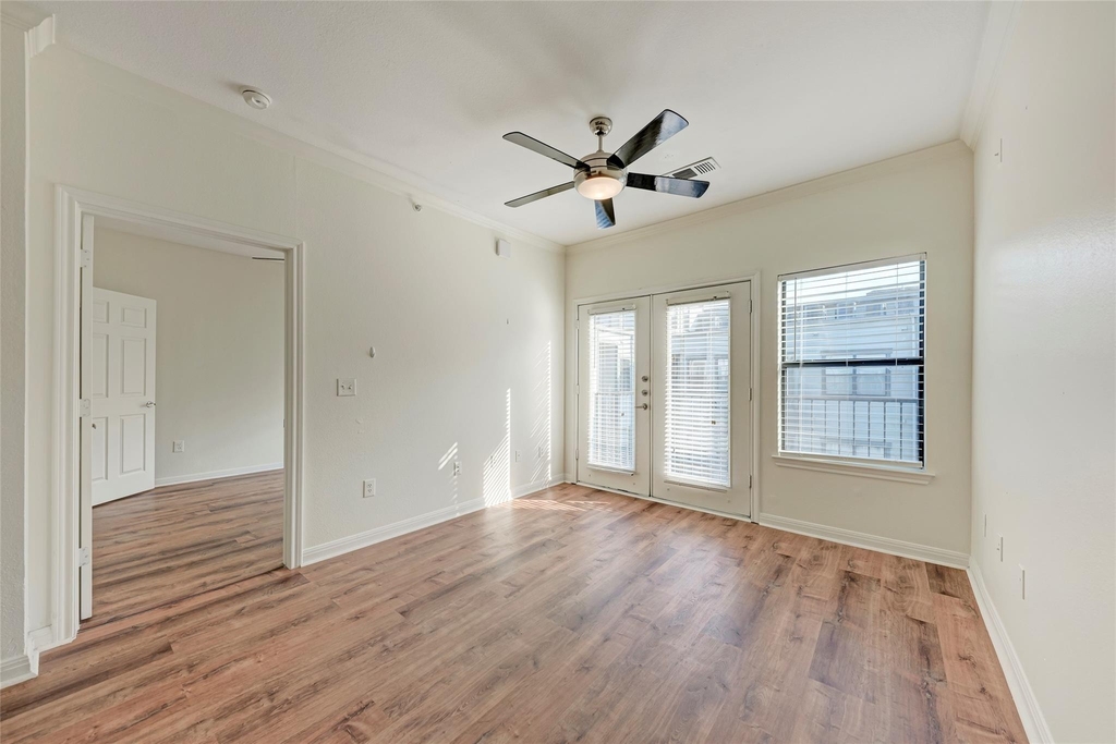 2502 Leon St - Photo 5