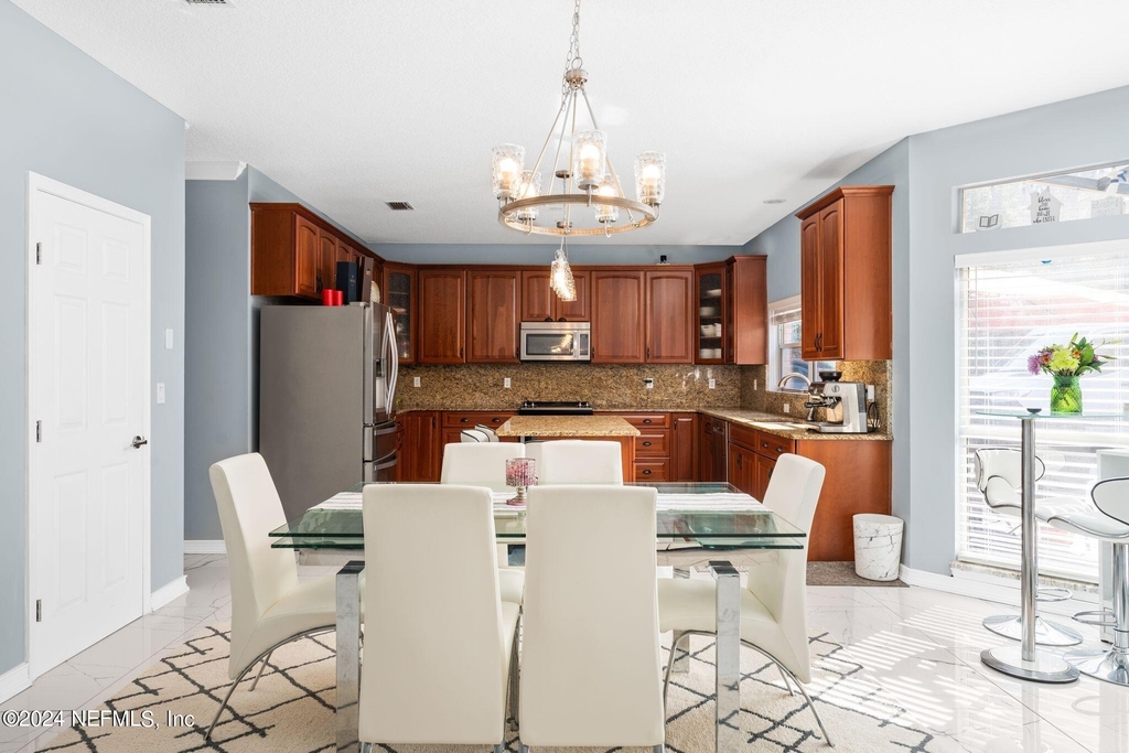 425 Oak Pond Drive - Photo 8