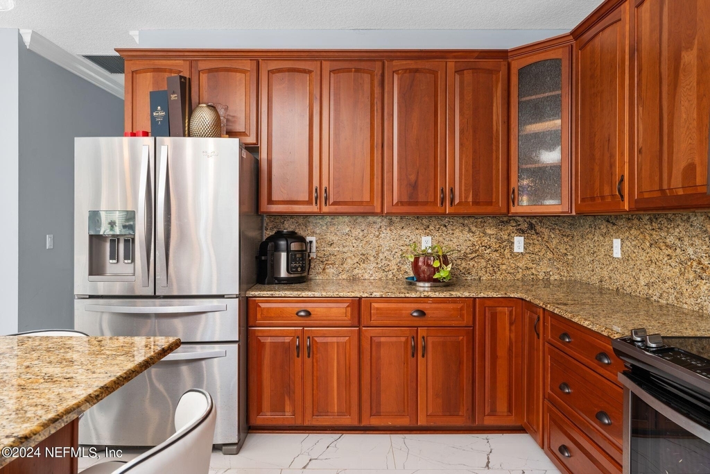 425 Oak Pond Drive - Photo 4