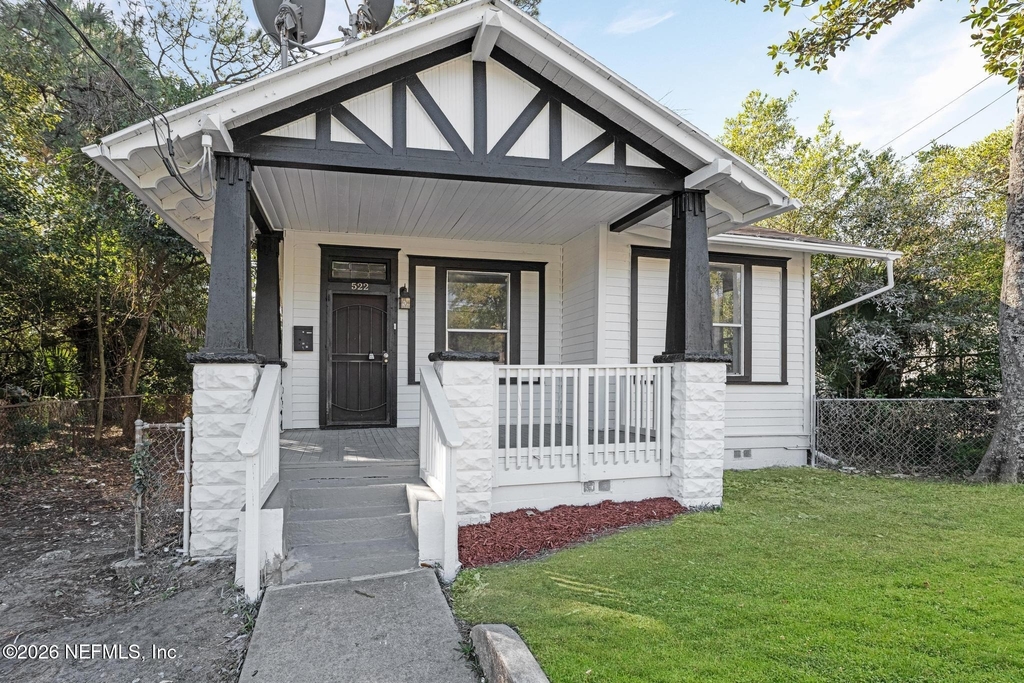 522 W 21st Street - Photo 2