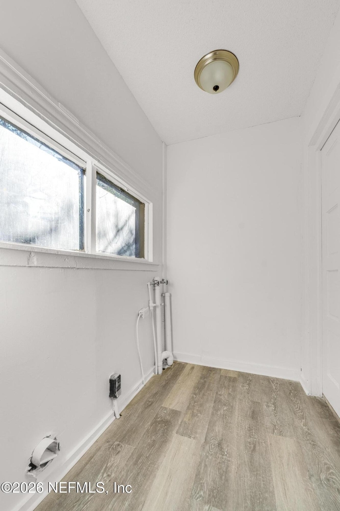 522 W 21st Street - Photo 15