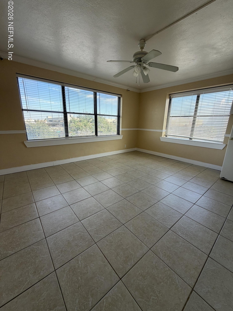 311 W Ashley Street - Photo 0