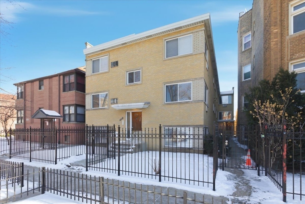 7359 N Winchester Avenue - Photo 0