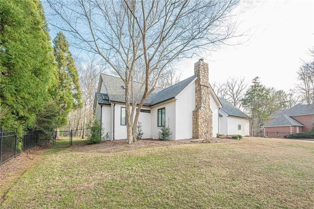 4562 Columns Drive - Photo 2