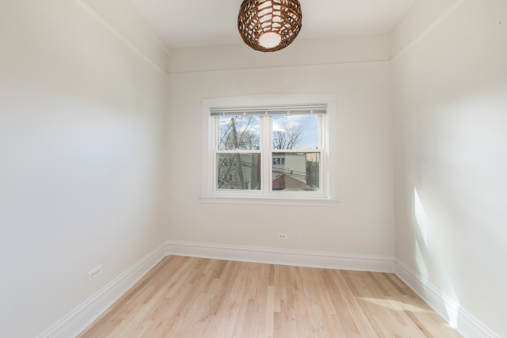 3446 N Springfield Avenue - Photo 14