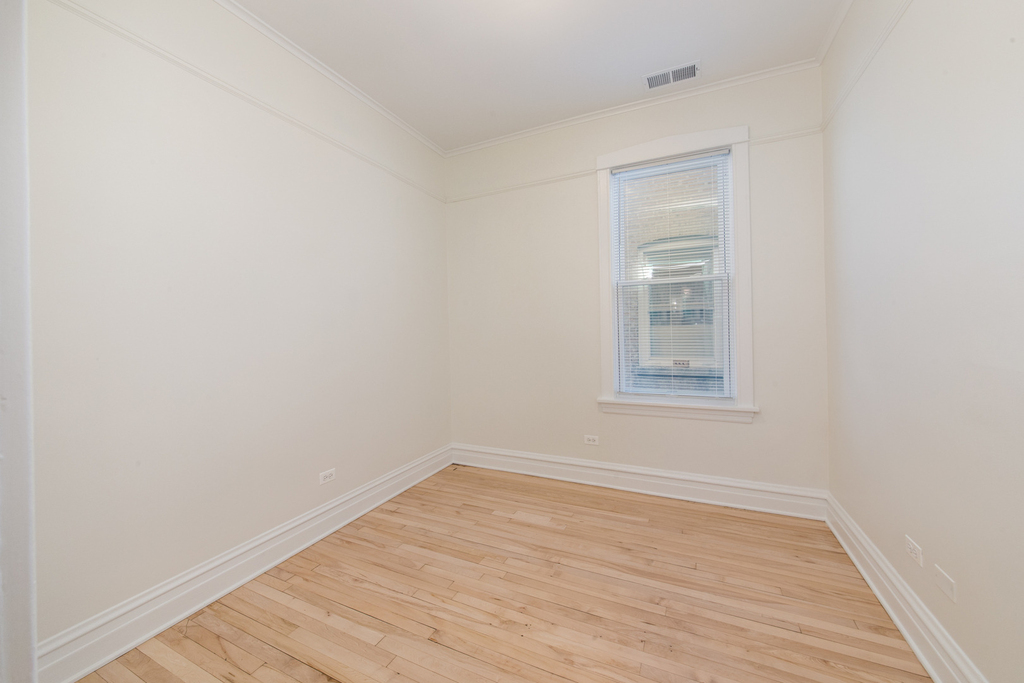 3446 N Springfield Avenue - Photo 18
