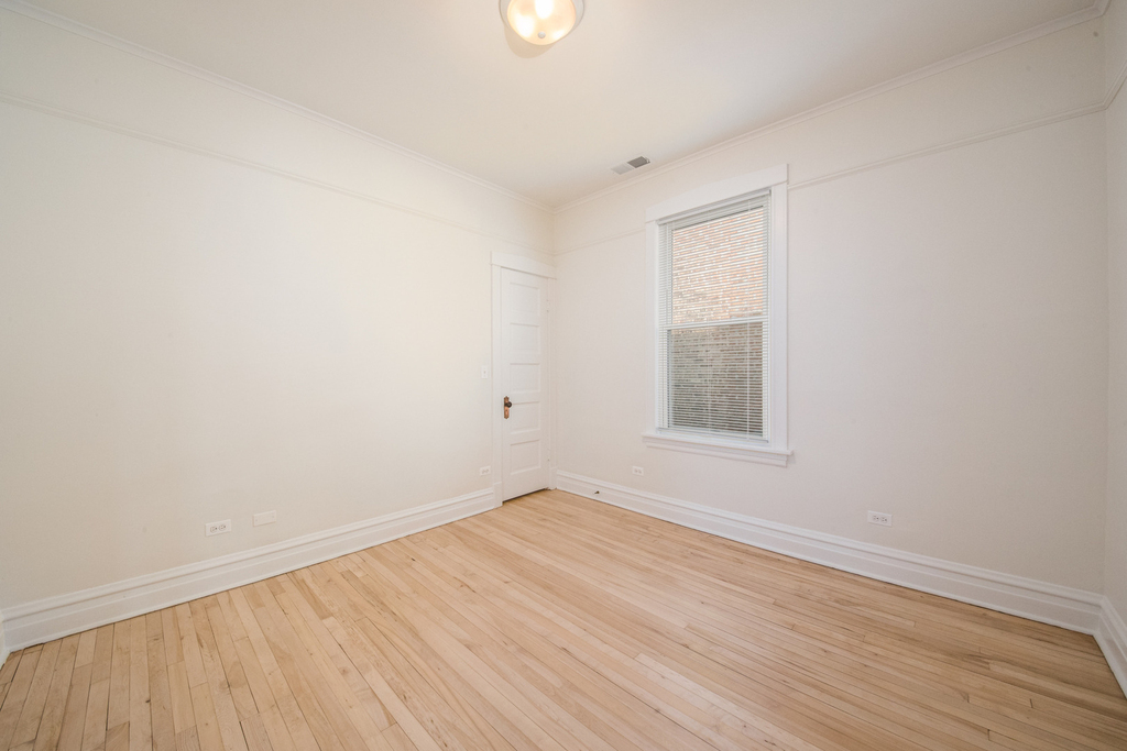 3446 N Springfield Avenue - Photo 17