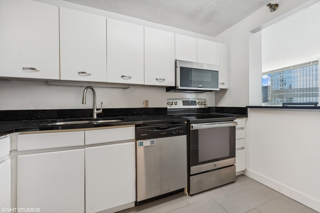 440 N Wabash Avenue - Photo 5
