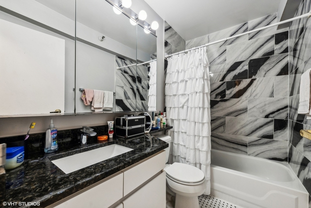 440 N Wabash Avenue - Photo 14