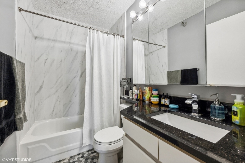 440 N Wabash Avenue - Photo 13