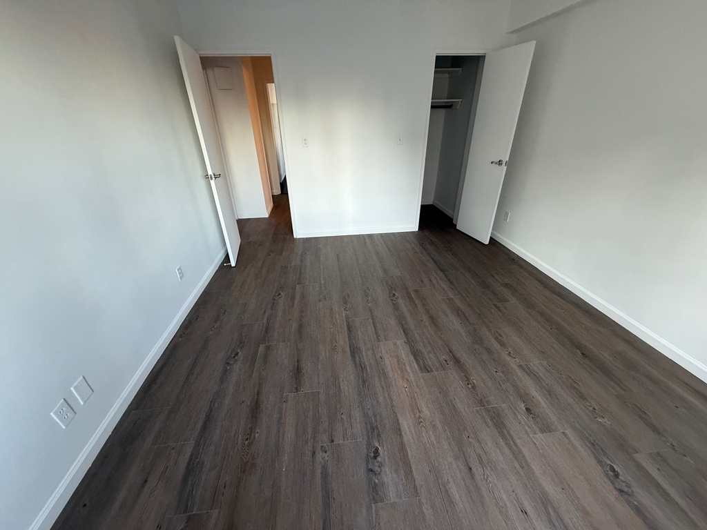 East 64th Street - Photo 10