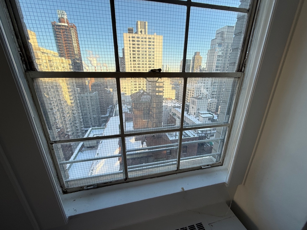 East 64th Street - Photo 6