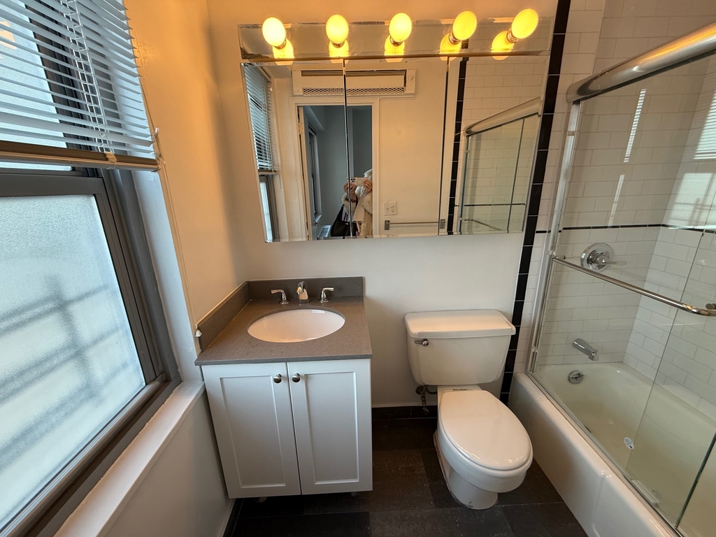 East 64th Street - Photo 13