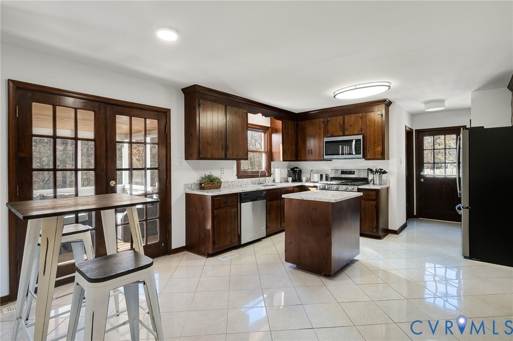 9621 Peppertree Drive - Photo 7