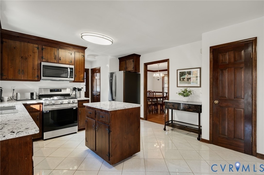 9621 Peppertree Drive - Photo 8