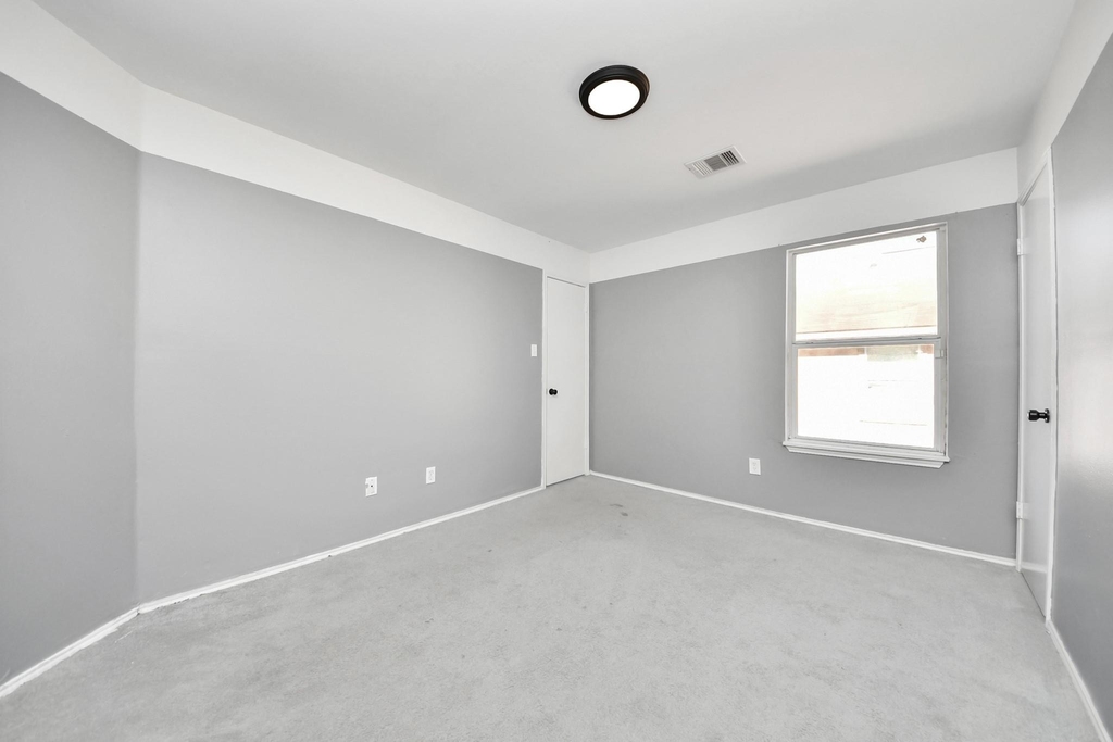 10217 Teneha Drive - Photo 19