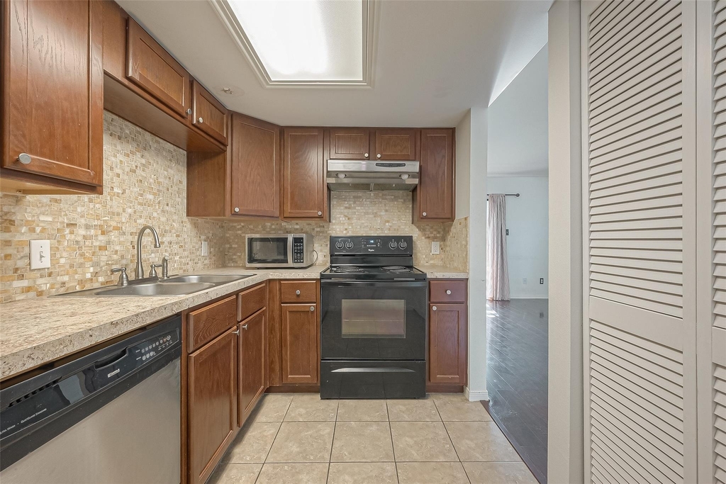 3758 Tanglewilde Street - Photo 13