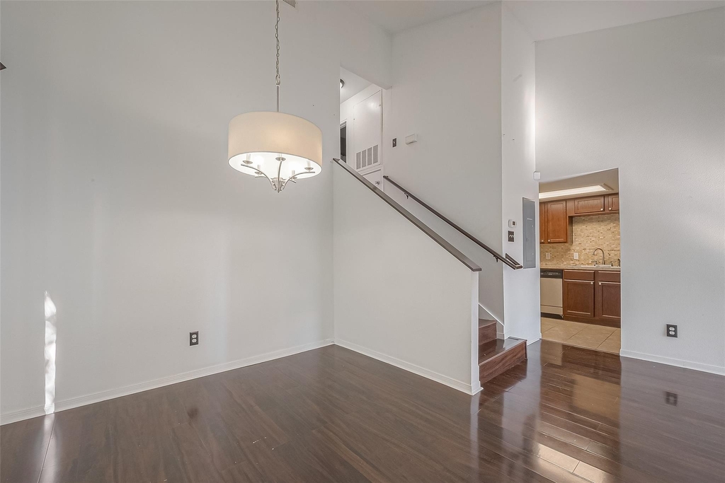 3758 Tanglewilde Street - Photo 4
